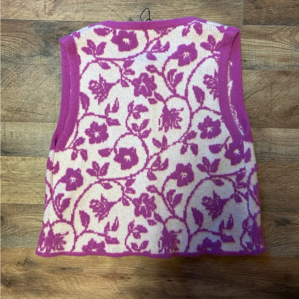 Women’s Pink Floral Knit Button Vest Sweater